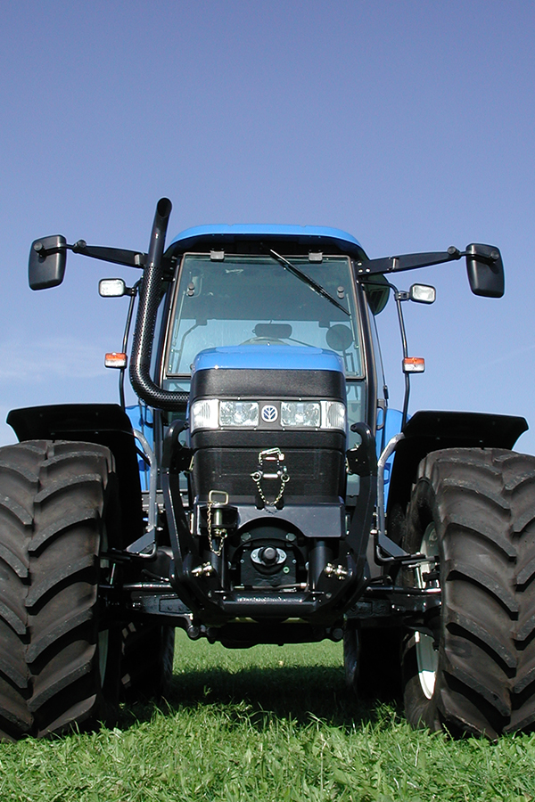 Tracteur TM 155 New Holland Puissance et performance pour les professionnels de l