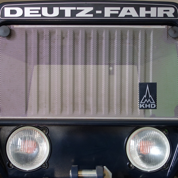 DEUTZ Microfiche Catalogo Ricambi Deutz Fahr Dx 3.70 Vc Con Vario-Cab Di 02/1986 